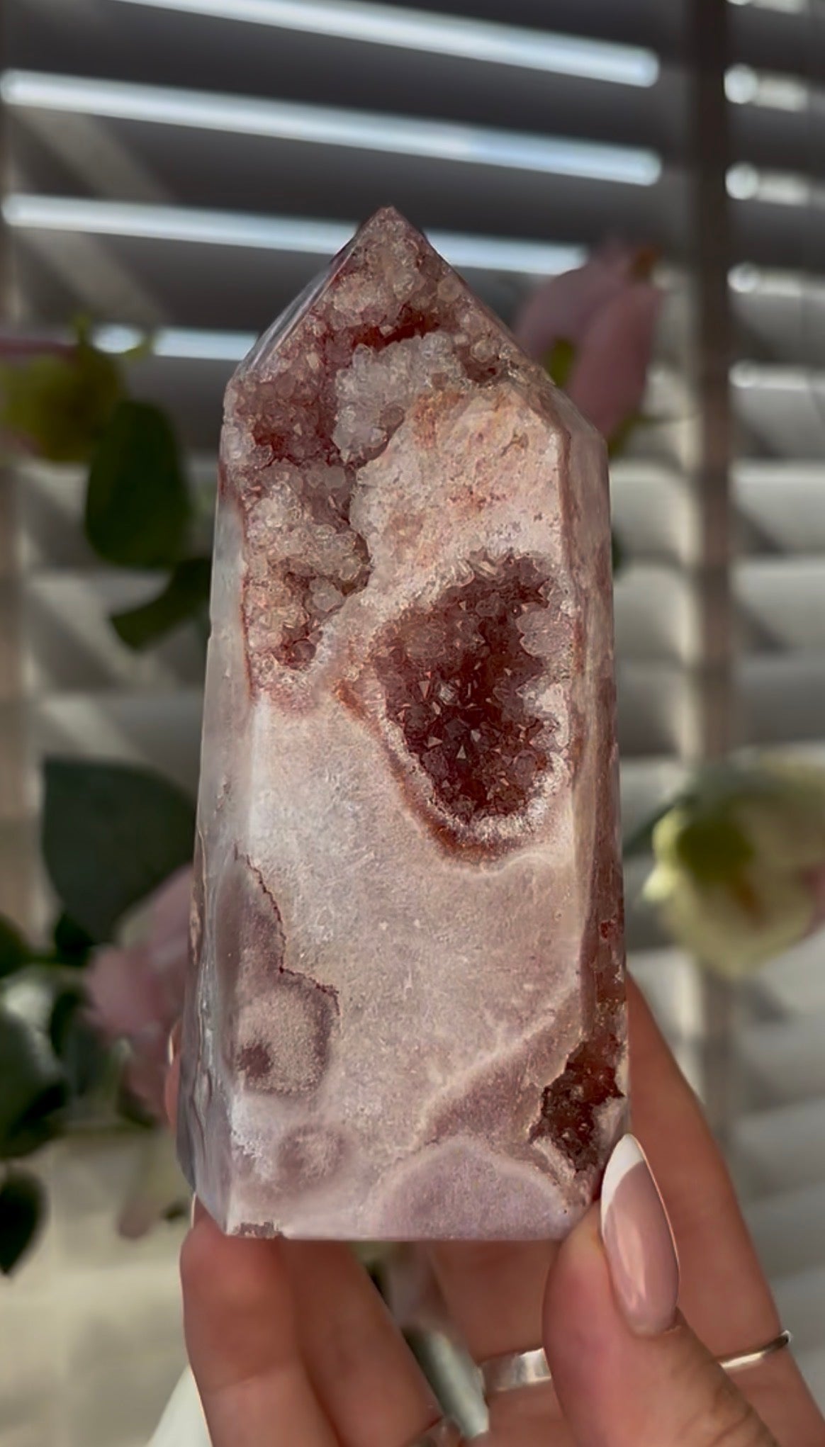 Beautiful, high quality Pink amethyst tower 11.3cm(h) by 5.5cm(w)