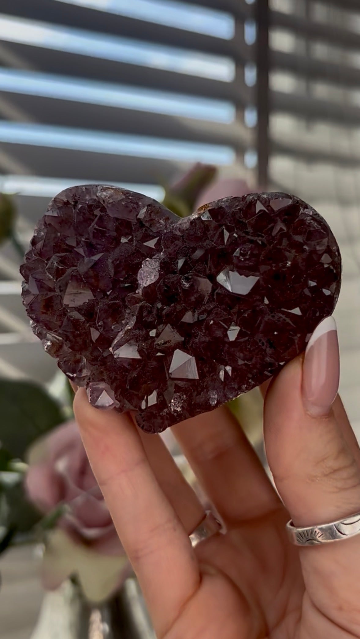 Uruguay amethyst heart - comes with stand