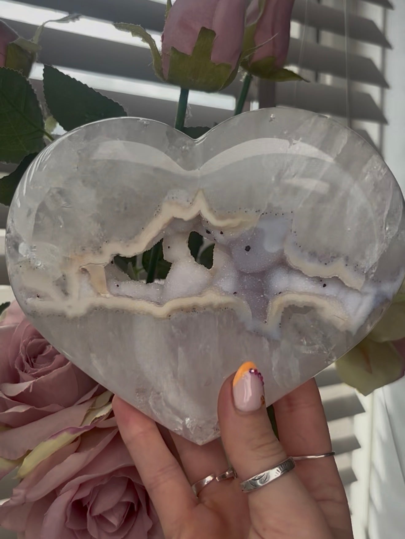 Beautiful, high quality, agate heart with druzy - stand included