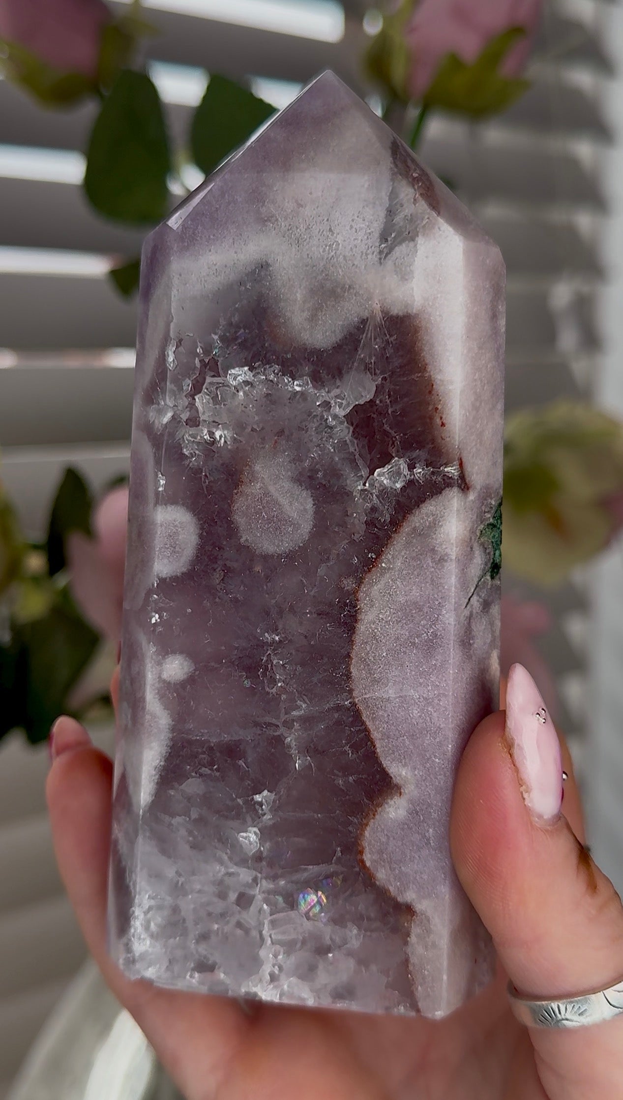 Hq Pink amethyst tower in lilac tones 14cm(h) 6cm(w)