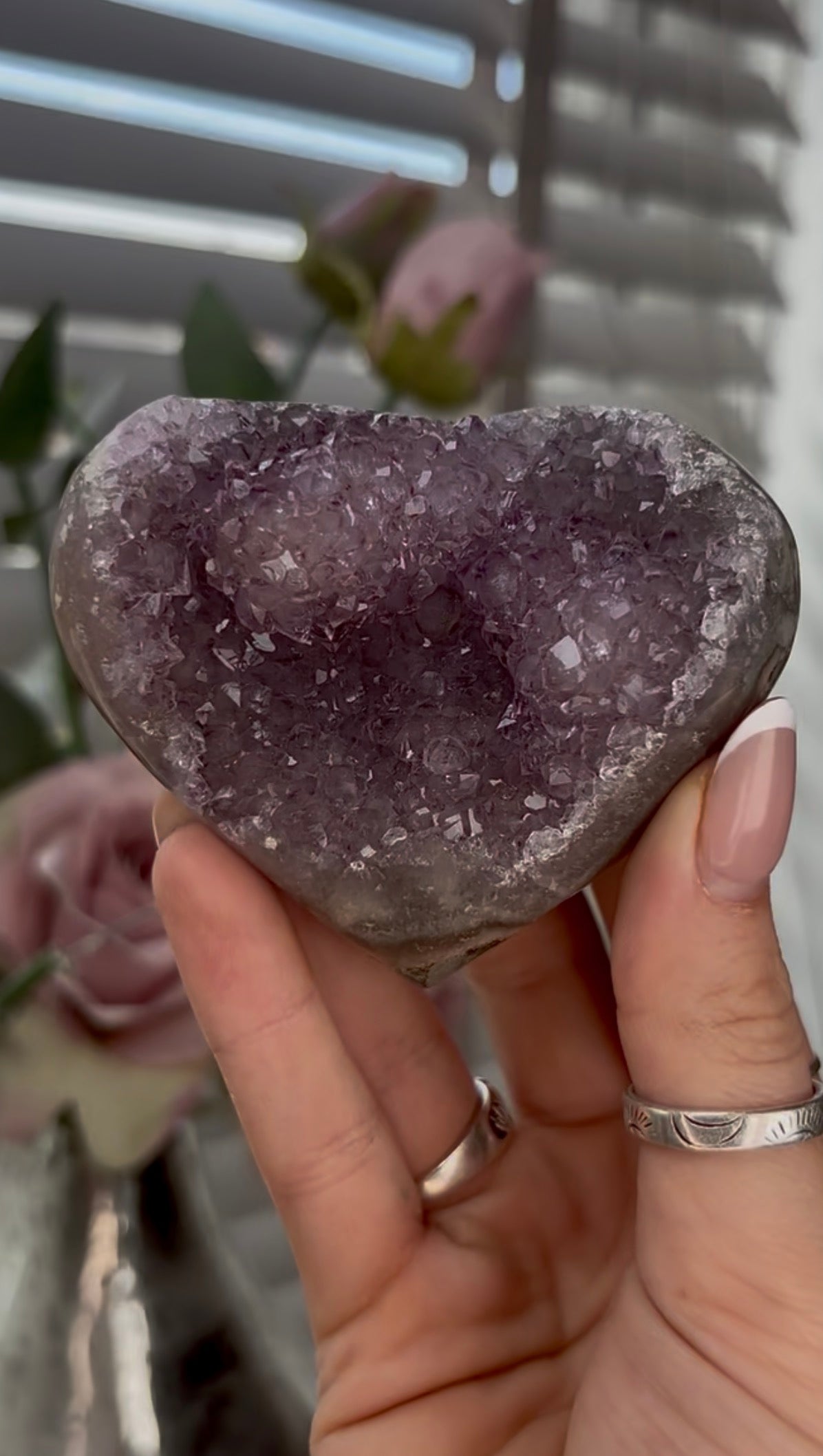 Uruguay, amethyst heart - comes with stand