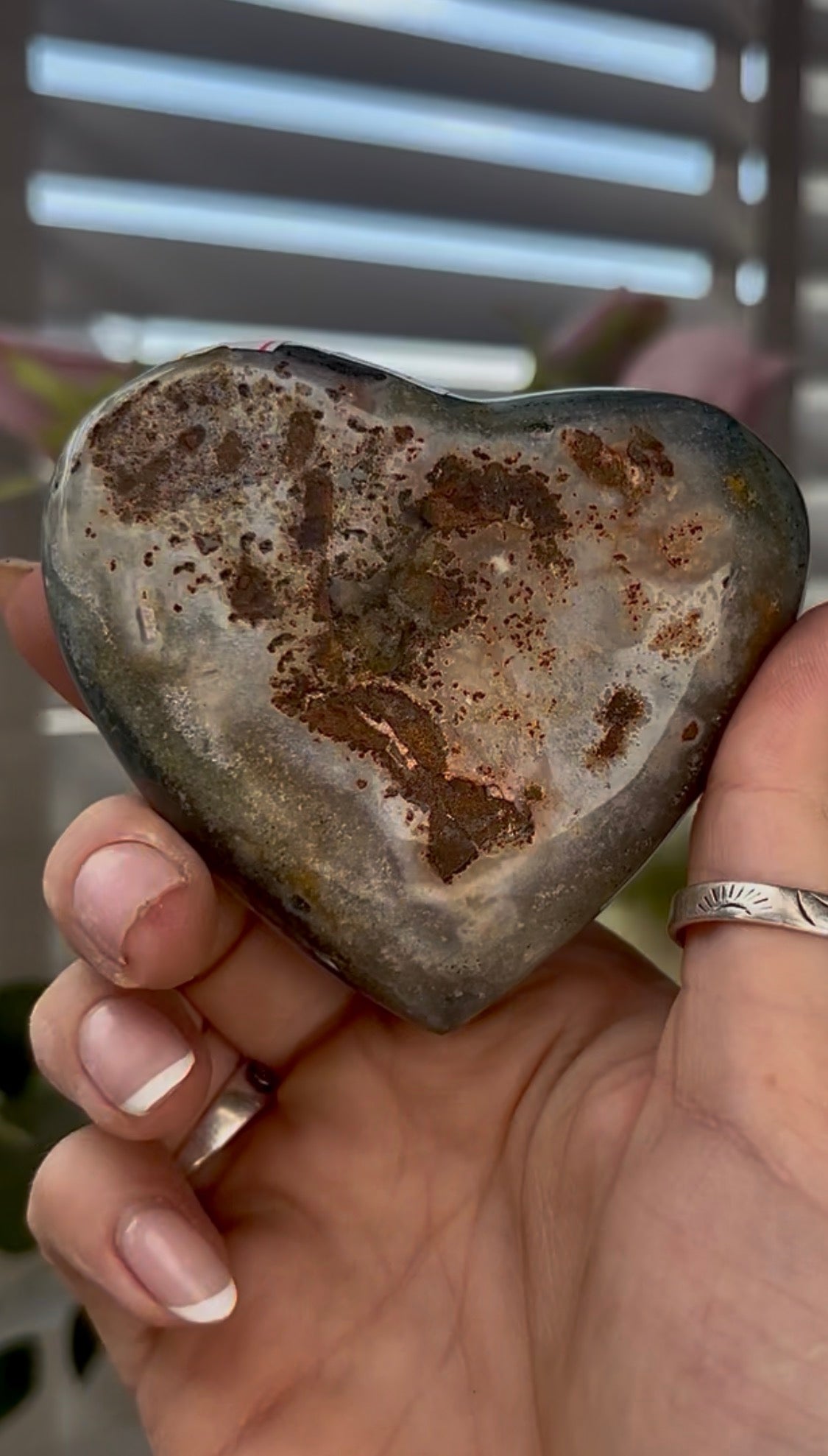 Uruguay, rainbow amethyst heart in berry tone - comes with stand