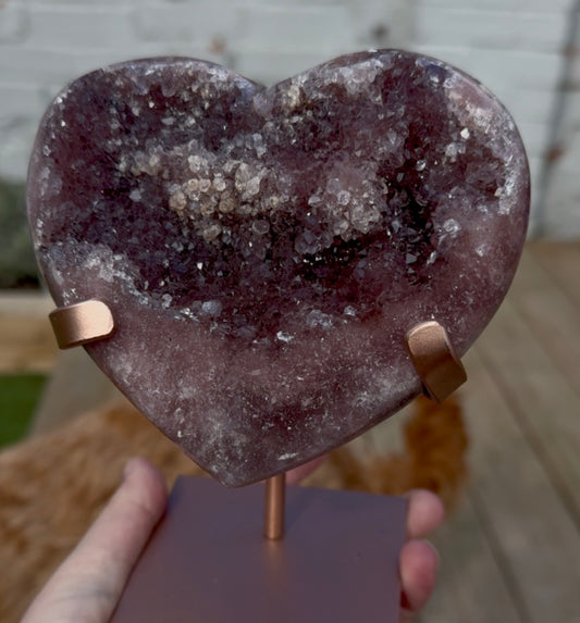 Hq pink amethyst heart  in a deep purple tone - comes with stand