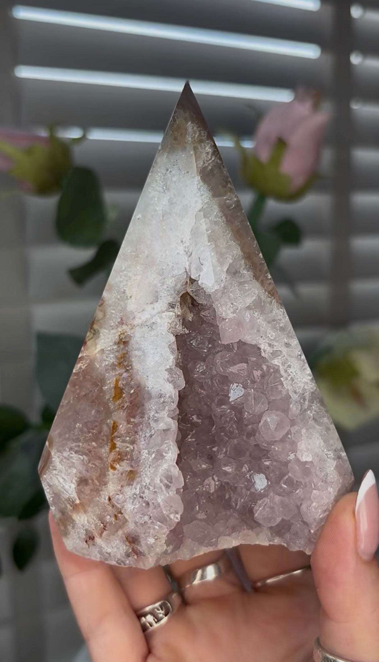 Beautiful, high grade, agate, self-standing, diamond with lilac druzy 12cm high