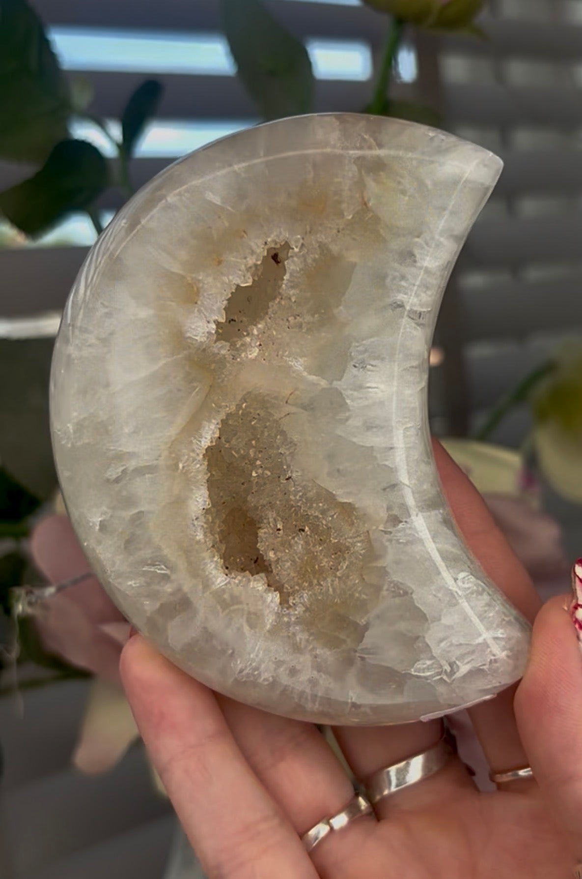 Beautiful, high quality, agate moon with druzy - stand included