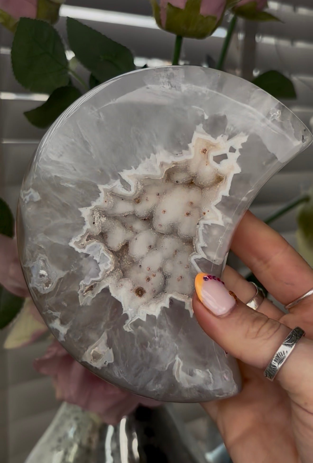 Beautiful, high grade, agate moon with druzy portal - stand included