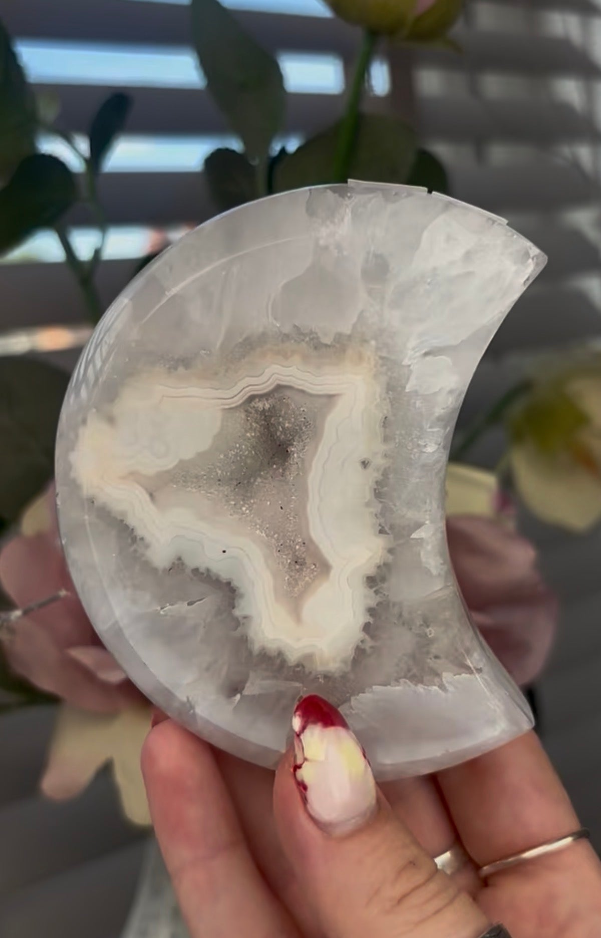 Beautiful, high quality, agate moon with druzy - stand included