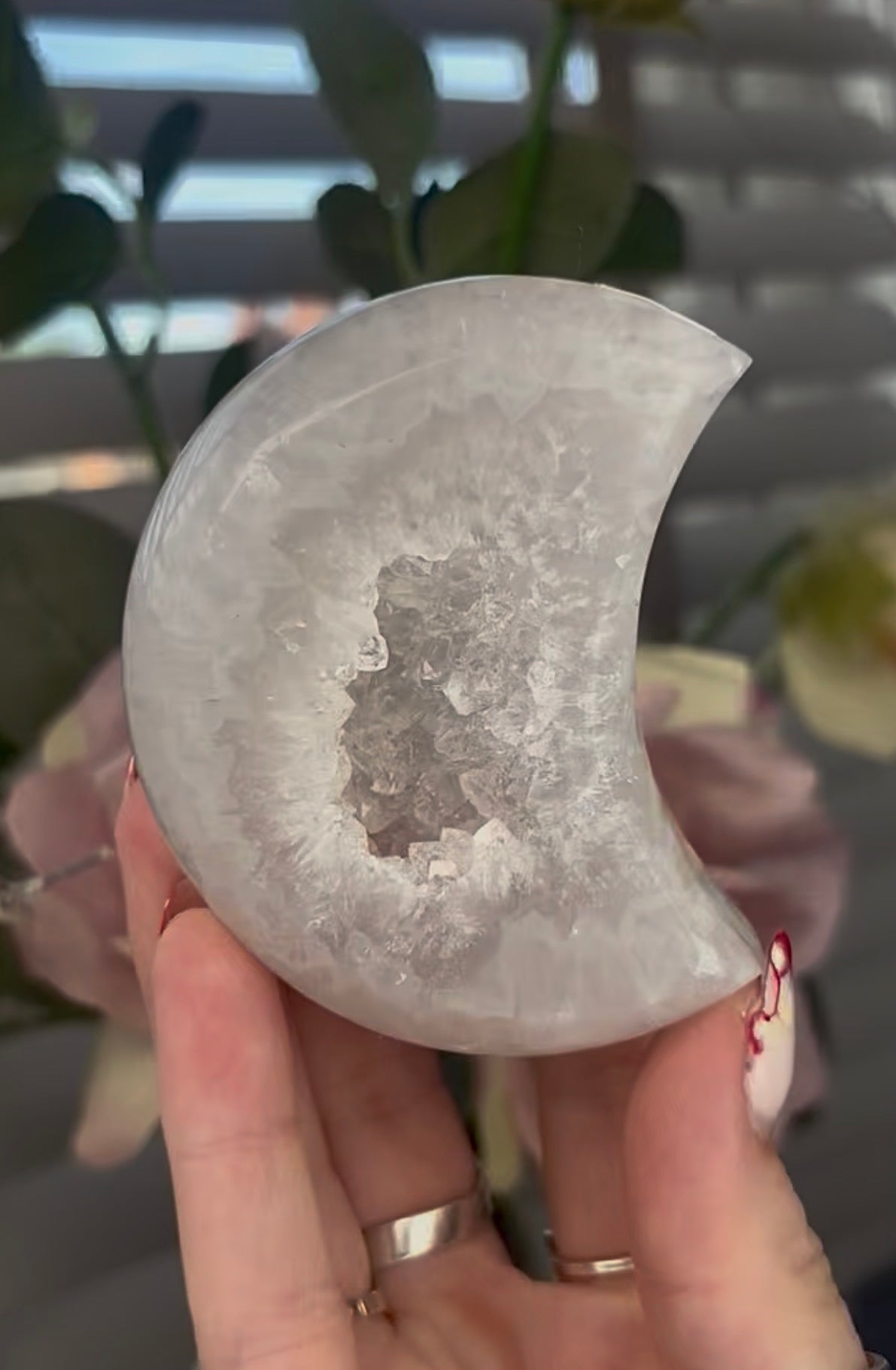 Beautiful, agate moon with druzy - stand included