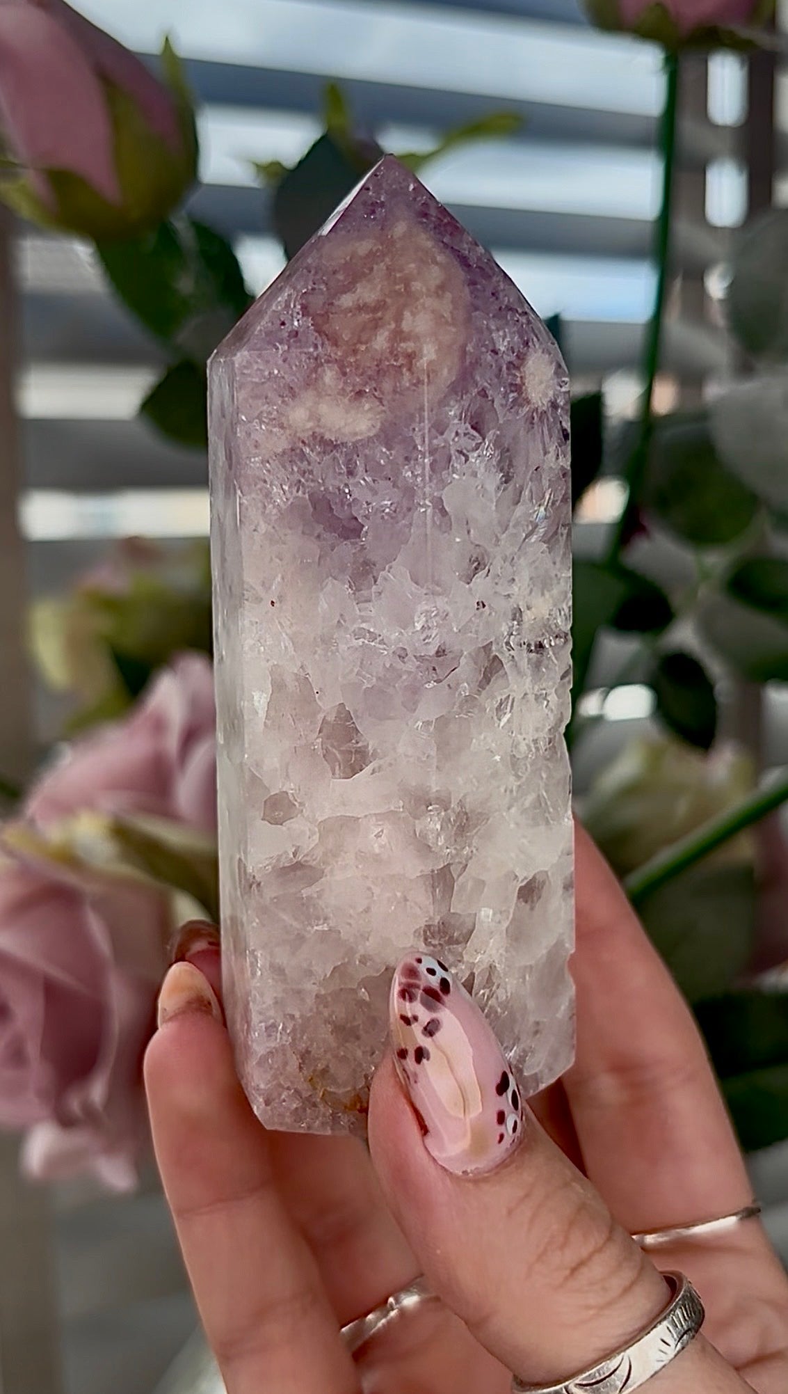 High grade, Amethyst Flower agate tower with quartz