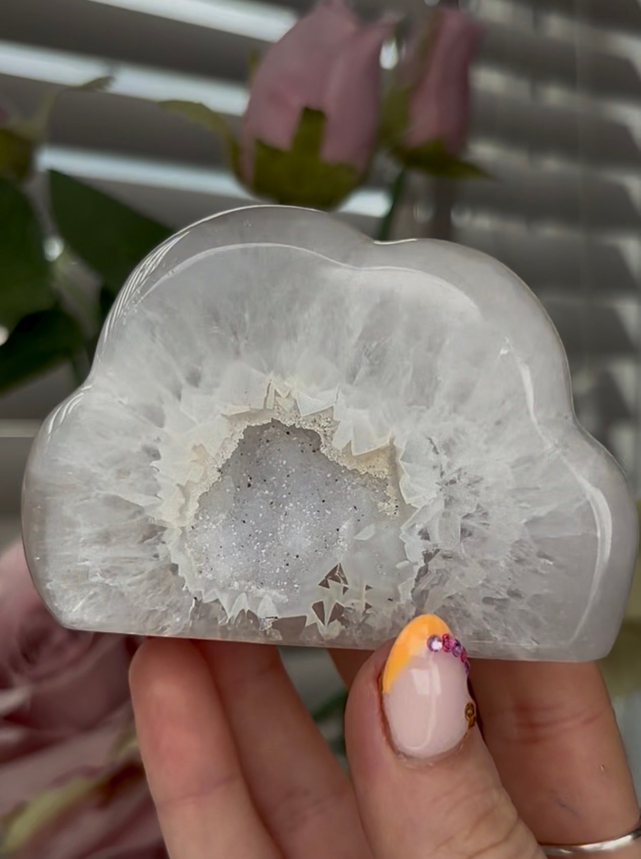 Beautiful, agate cloud with druzy