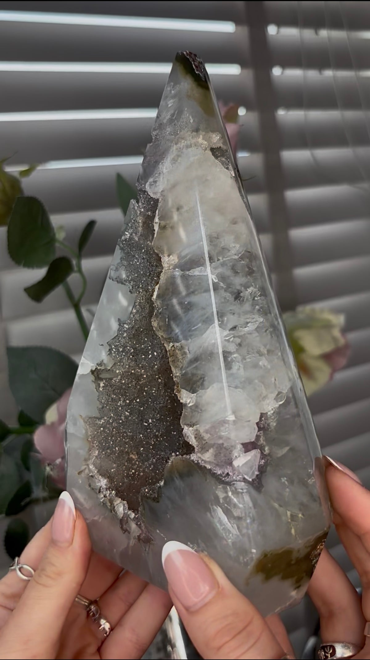 Beautiful, statement, high grade, agate, self-standing, diamond with gorgeous, green sugar druzy 20cm high