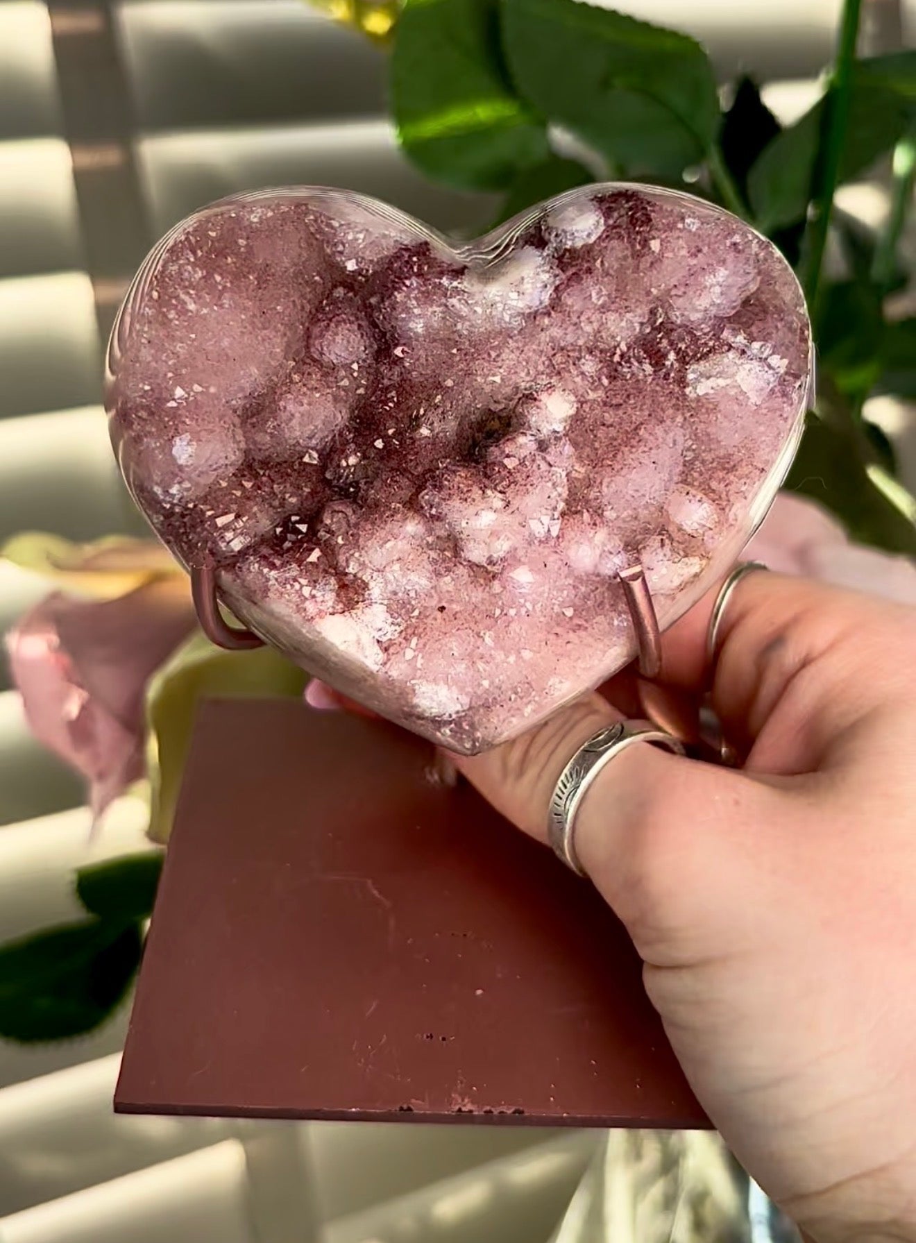 Hq druzy, pink amethyst heart - comes with stand