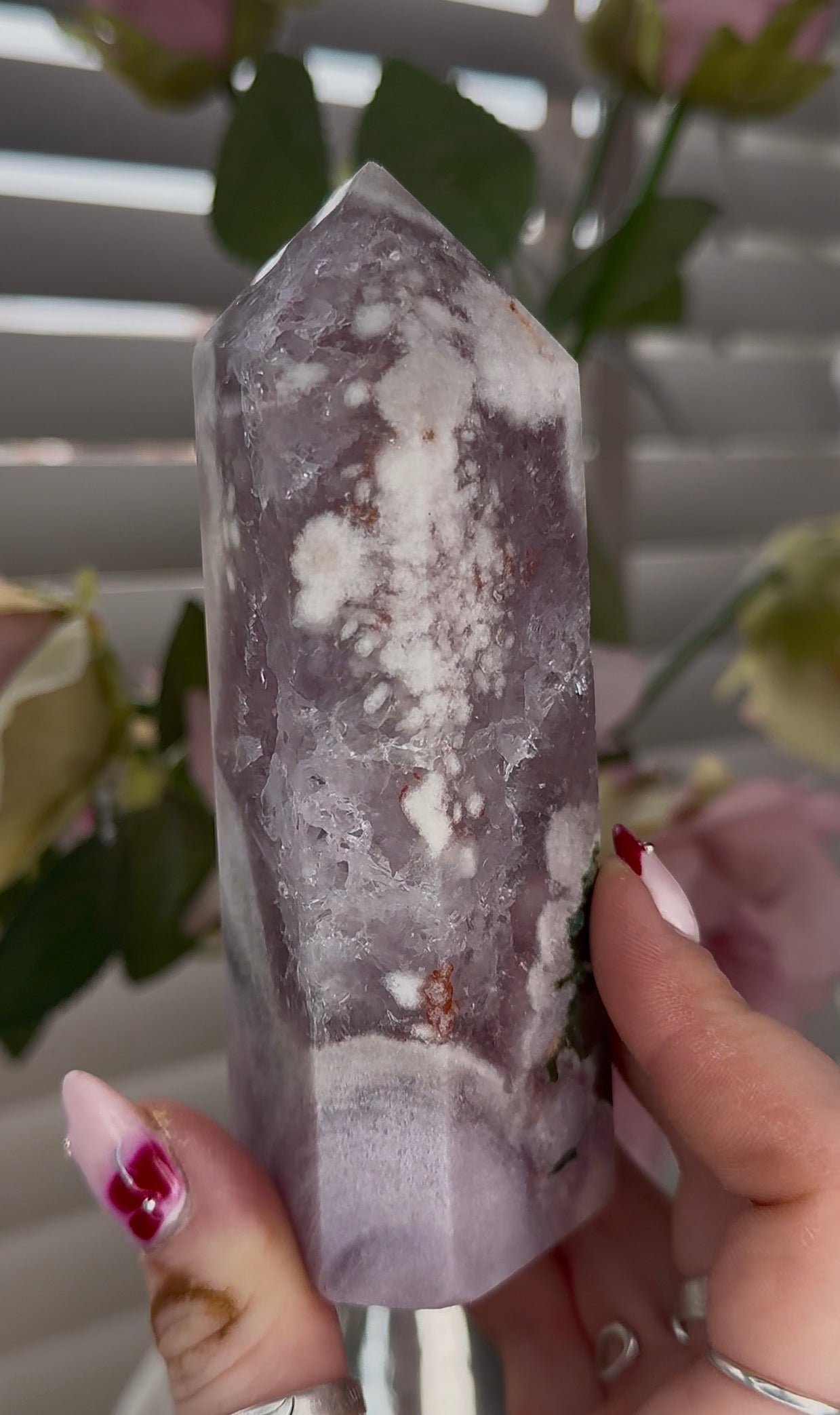 Hq Pink amethyst tower in lilac tones 12cm(h) 5cm(w)