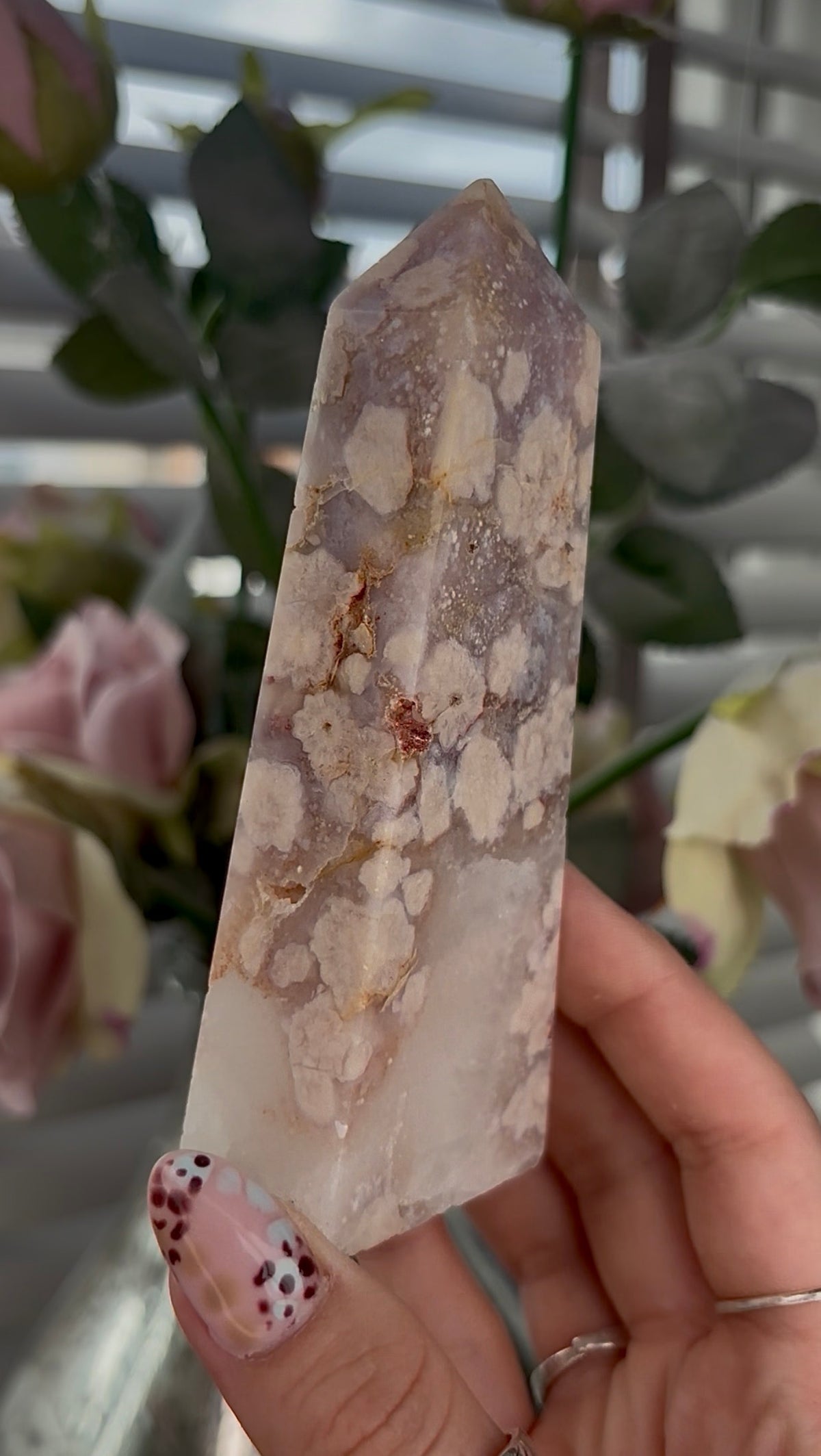 Flower agate tower with quartz