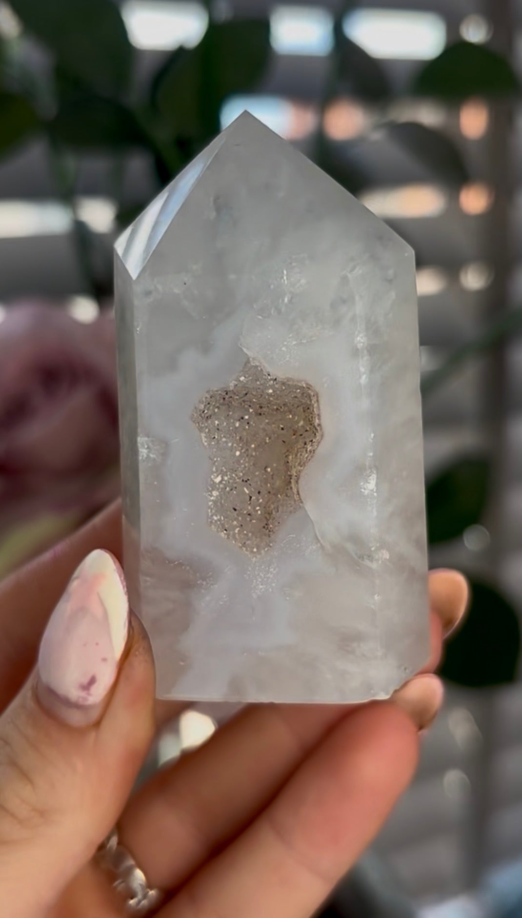 Beautiful, agate tower with druzy