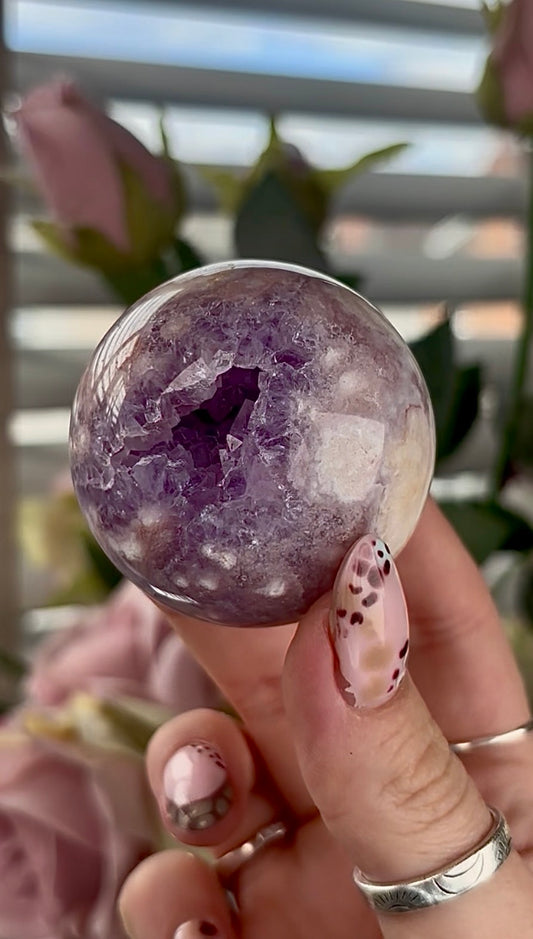 High grade, amethyst Flower agate sphere with high clarity quartz - 5cm