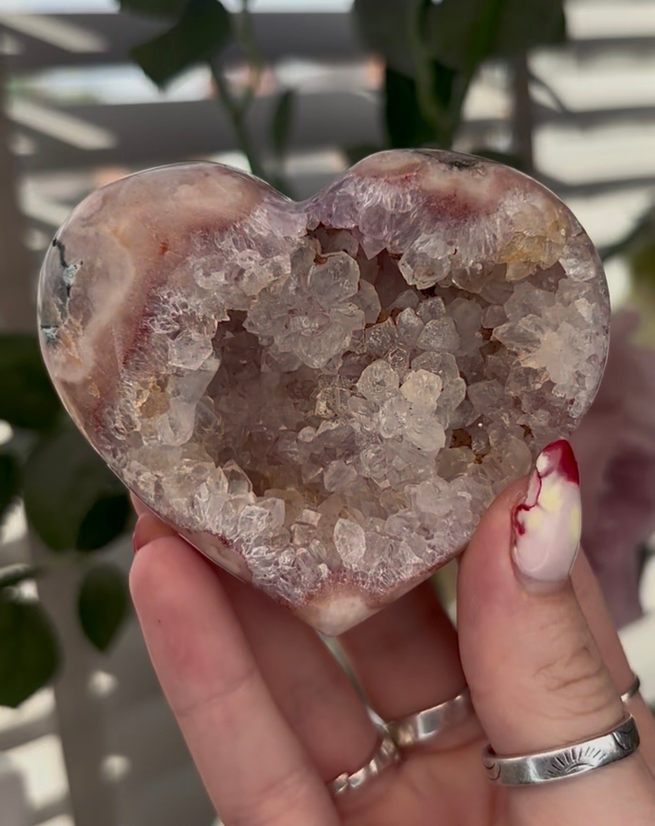 pink amethyst heart - comes with stand 8cm