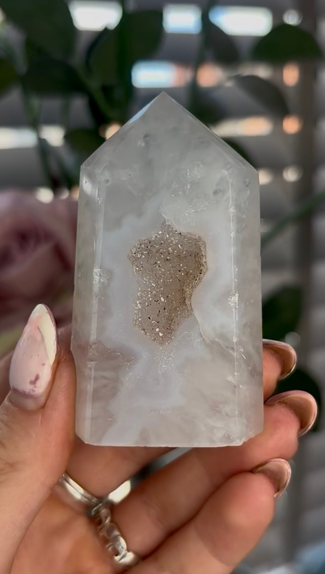 Beautiful, agate tower with druzy