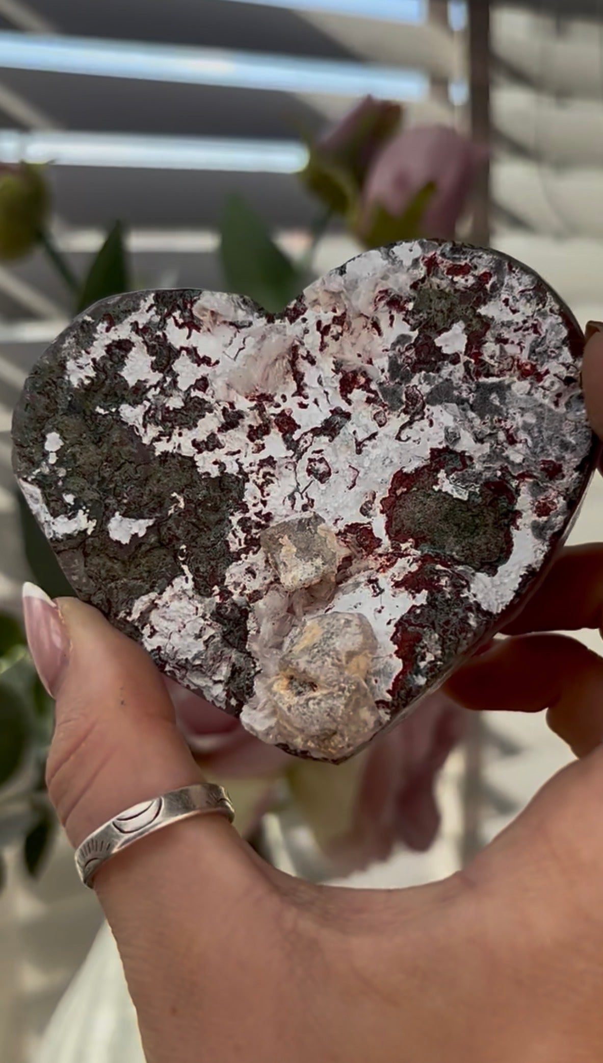 Uruguay amethyst heart - comes with stand