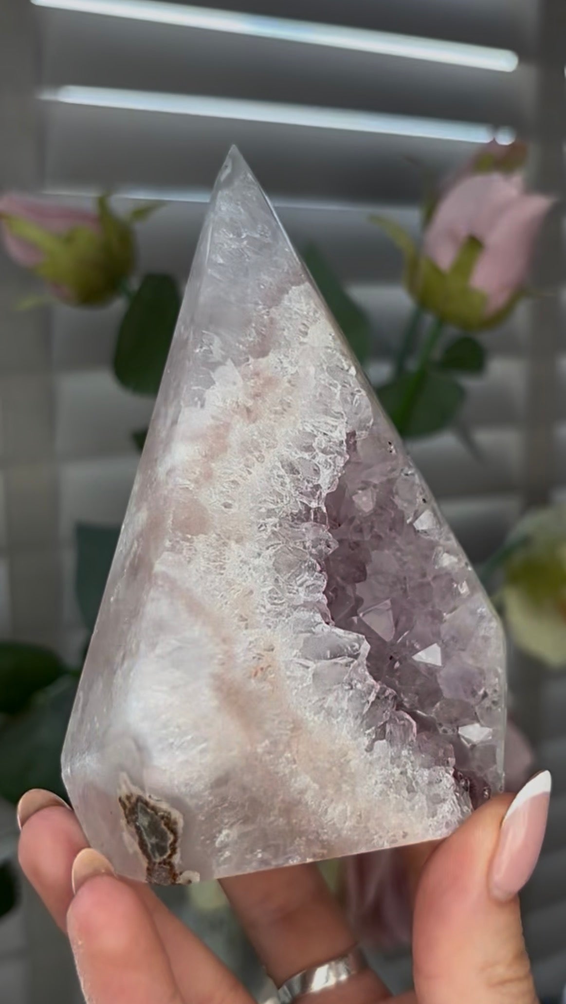 Beautiful, high grade, agate, self-standing, diamond with ligh pink druzy 12.6cm high