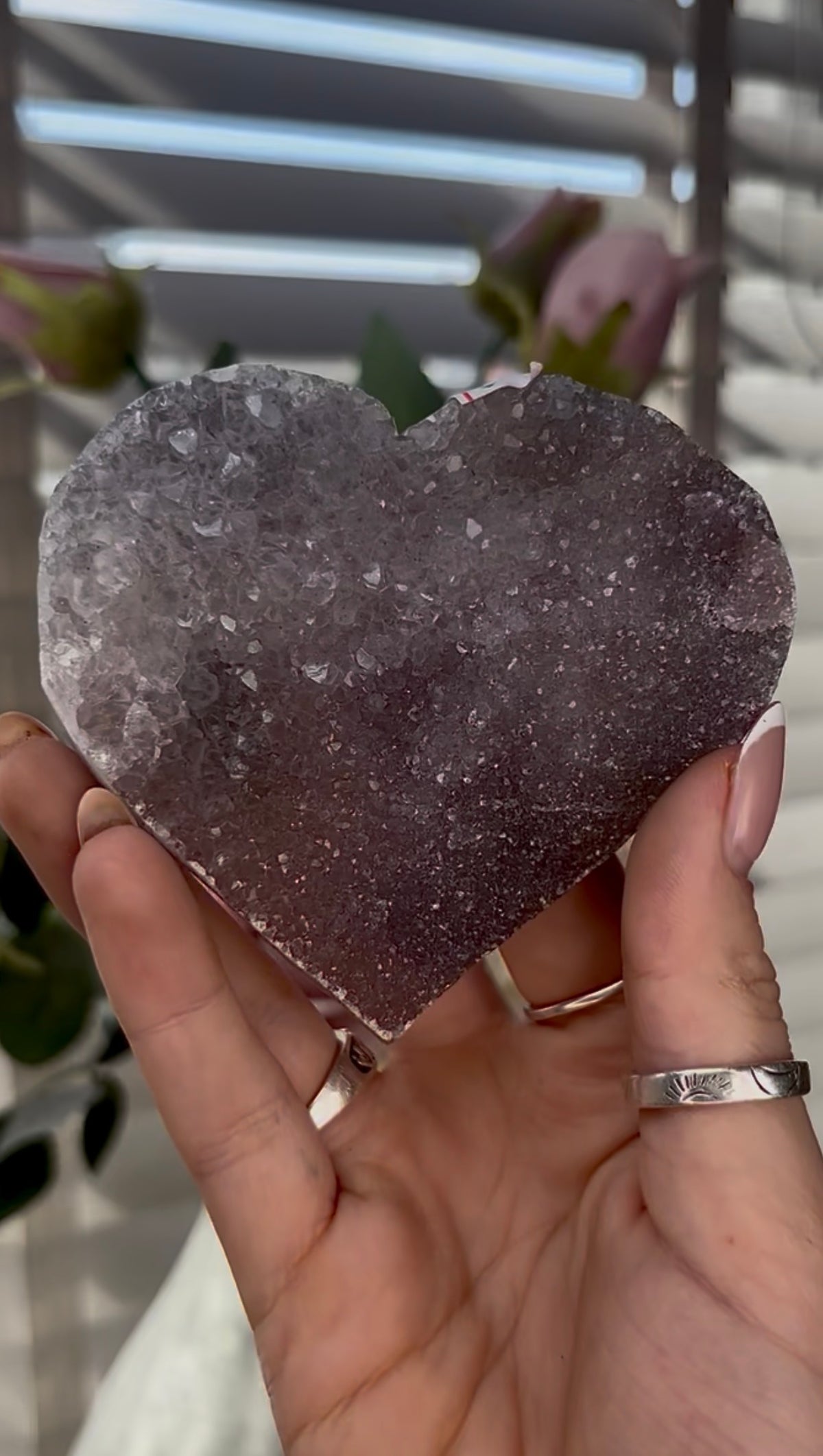 amethyst heart - comes with stand