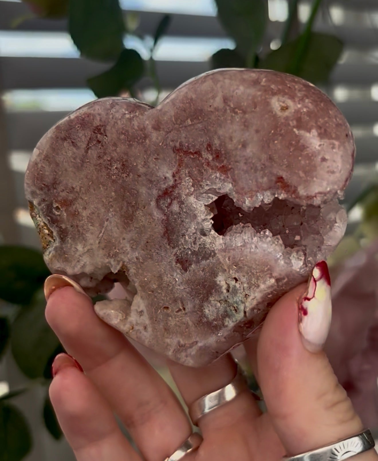 pink amethyst heart - comes with stand (8cm)