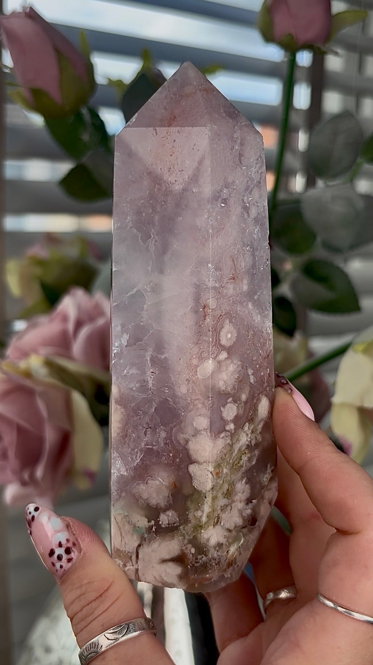 High grade, Pink amethyst Flower agate tower with high clarity quartz