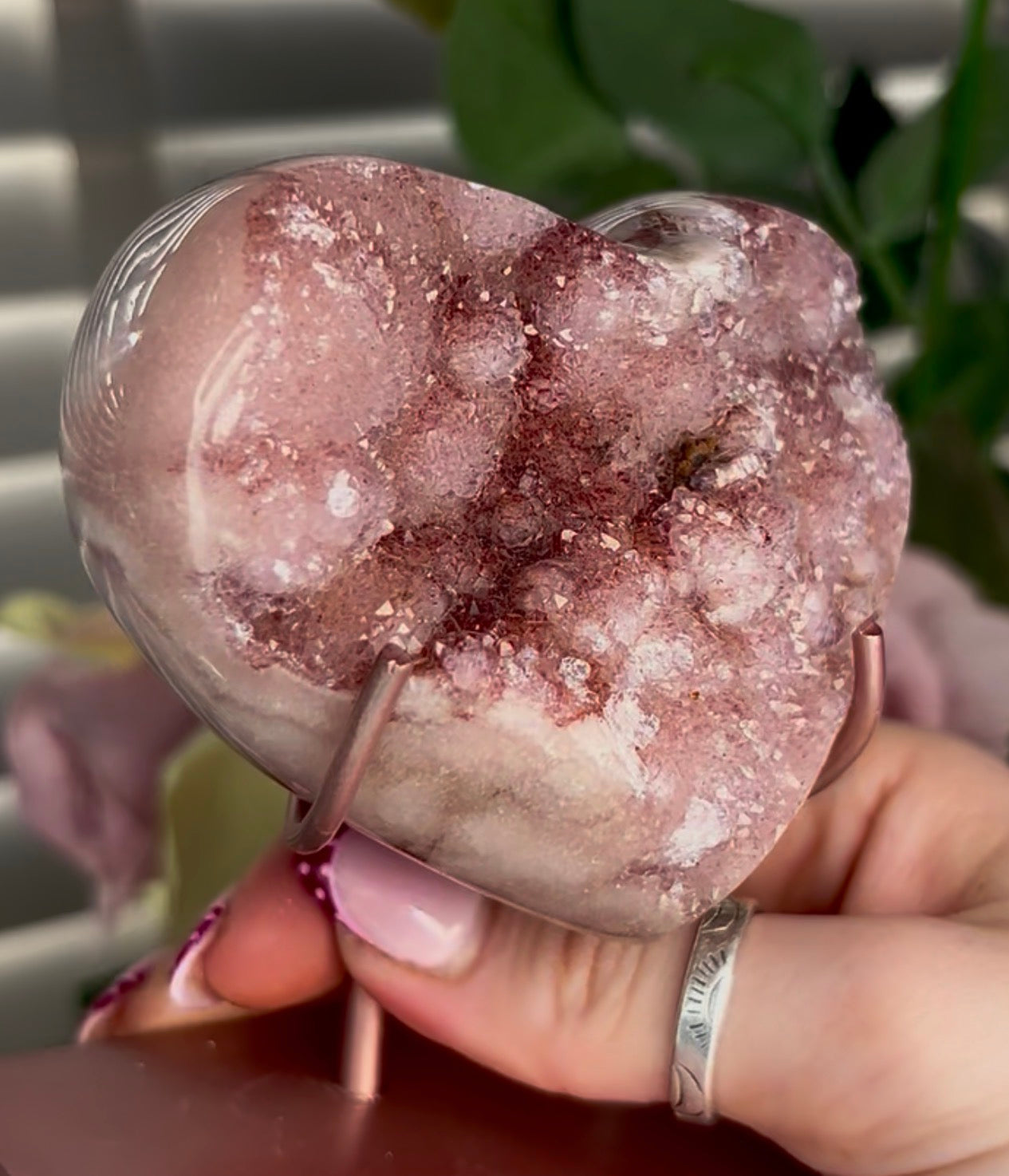 Hq druzy, pink amethyst heart - comes with stand