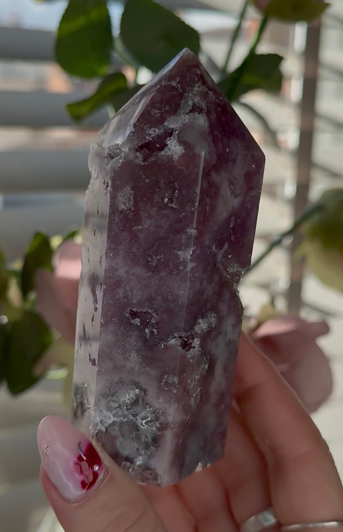 Hq Pink amethyst tower in lilac tones 11.5cm(h) 5cm(w)