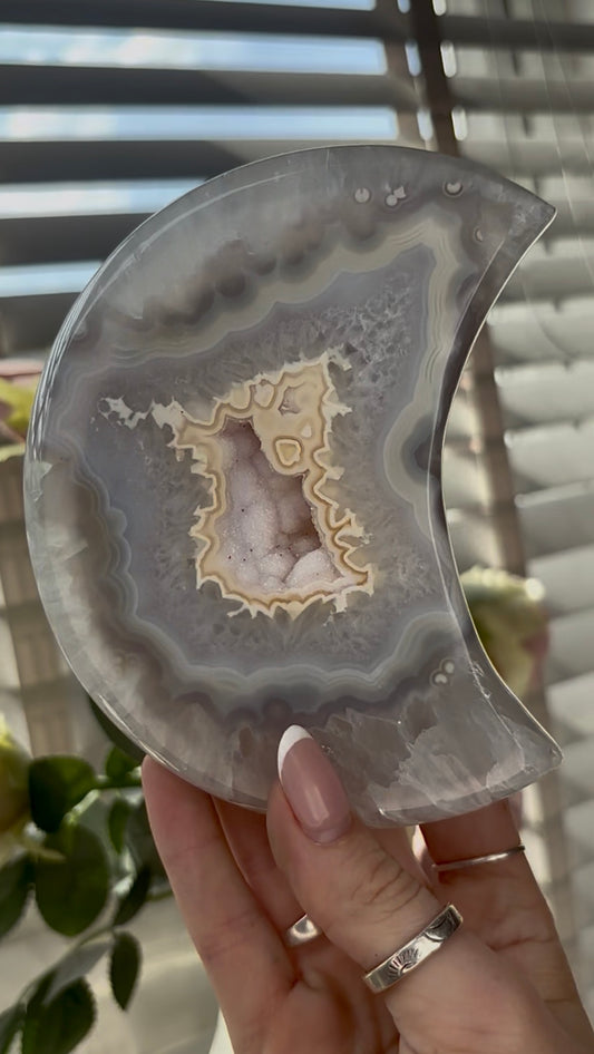 Beautiful, high grade, agate moon with druzy - comes with stand