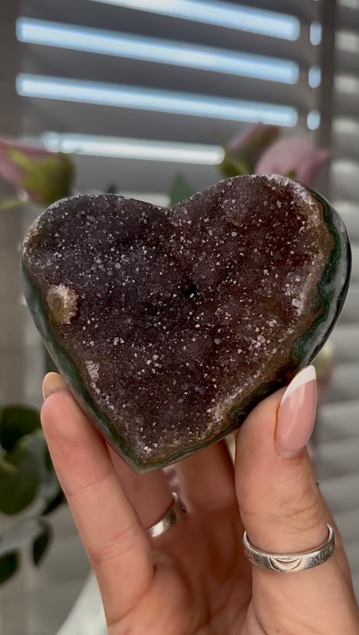 Uruguay, rainbow amethyst heart in berry tone - comes with stand