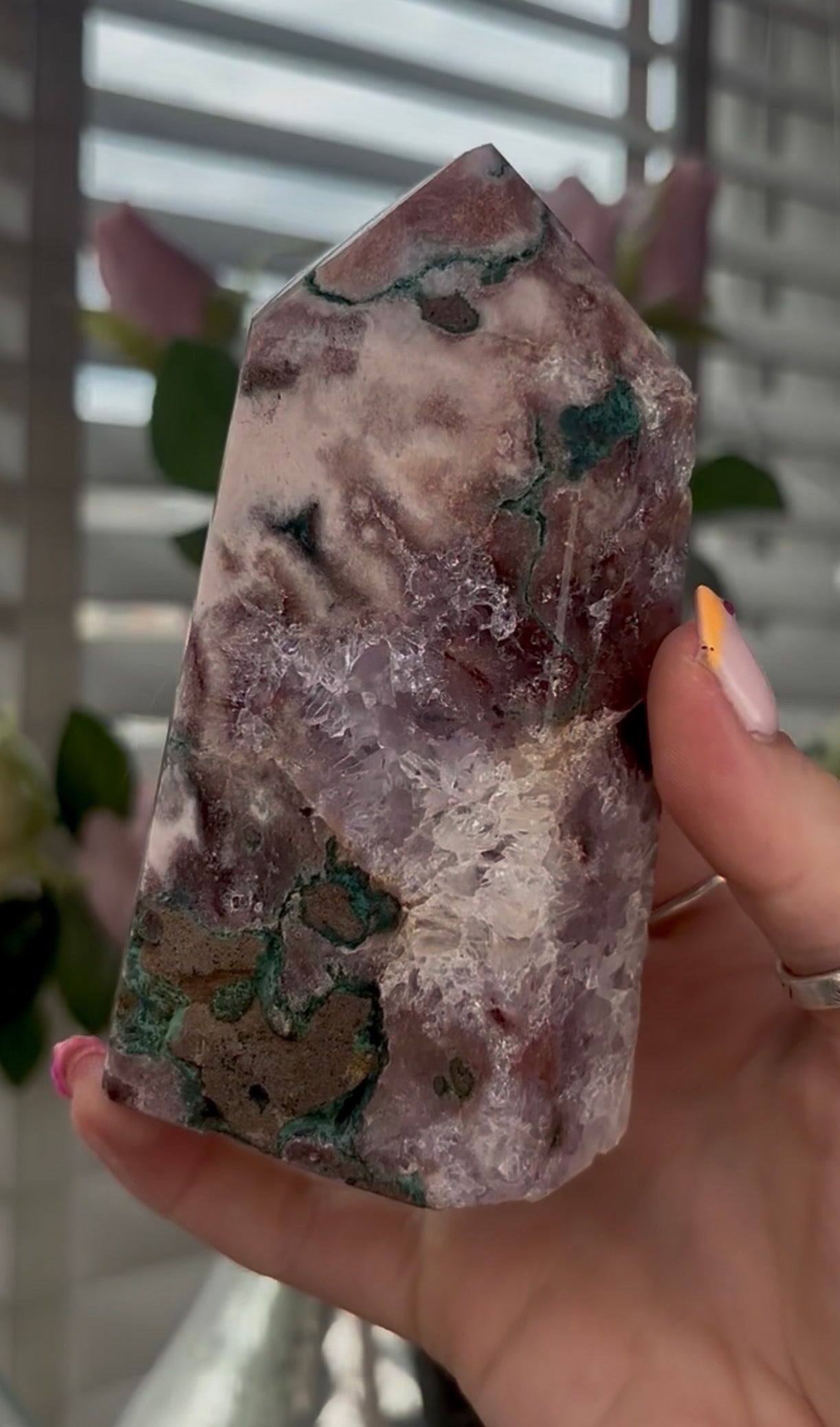 High quality, Pink amethyst tower, with quartz & flower patterns
