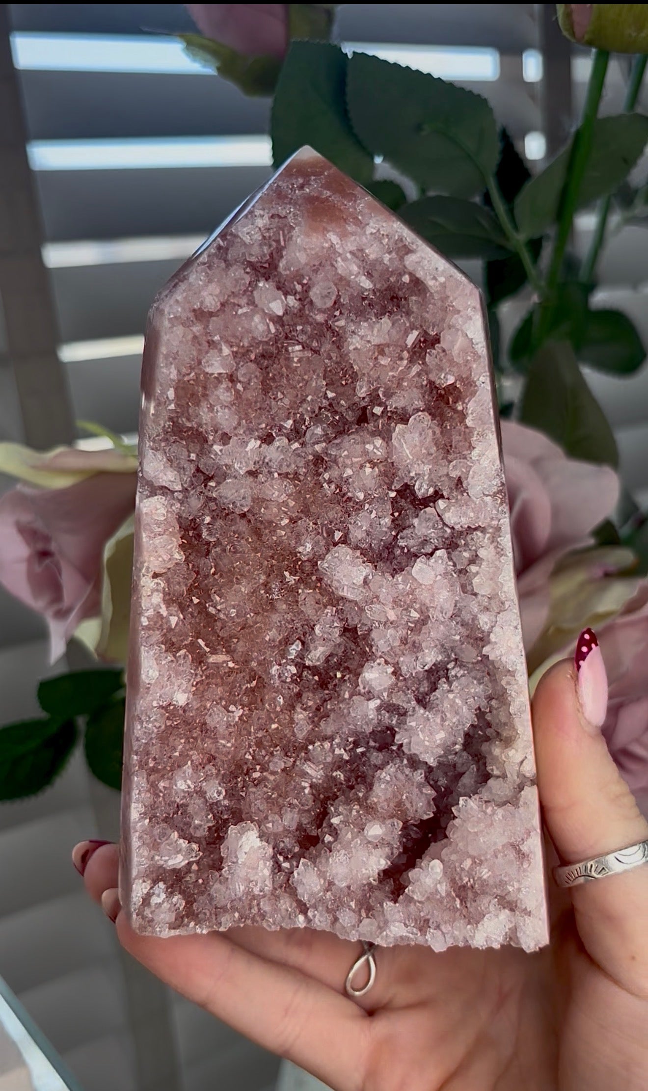 Hq druzy Pink amethyst tower 15cm(h)