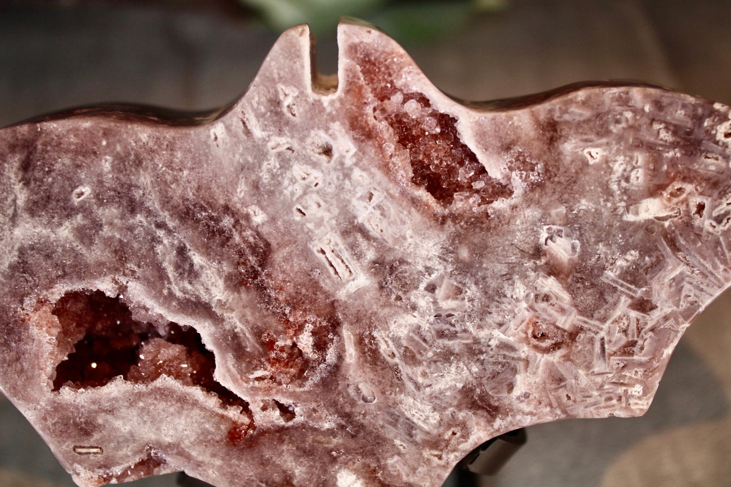 High quality, Freestanding, Red, pink amethyst, bat carving 420g 16cm(W) 9cm(H)