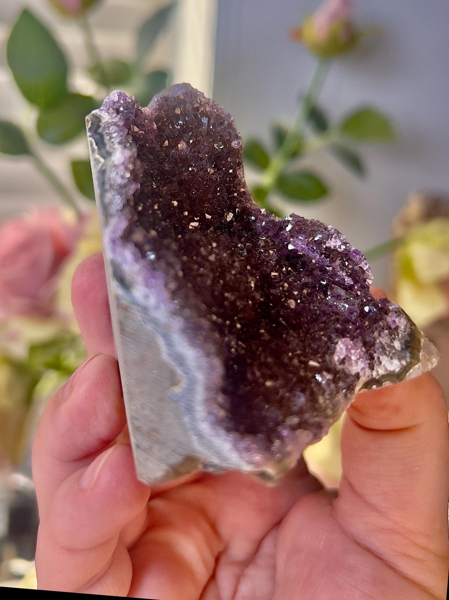 Berry toned amethyst cutbase freeform - 135g 7CM(h) 6cm(w)