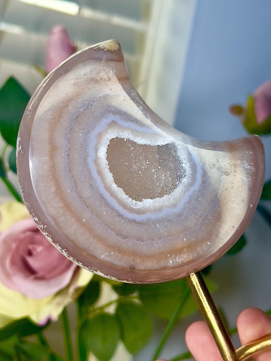 Beautiful, agate moon on stand 440g 15cm(h)