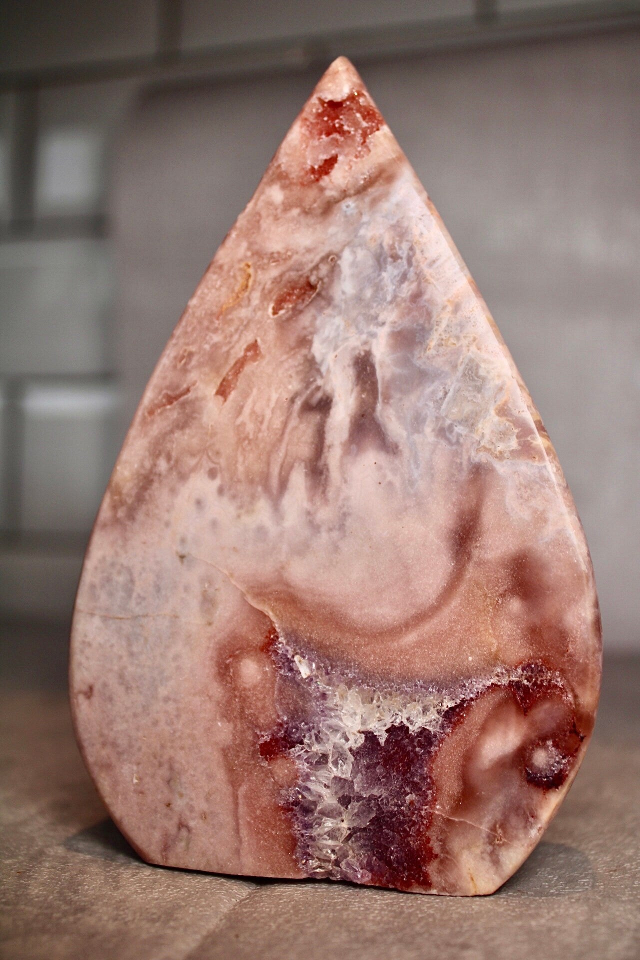 High quality, pink amethyst, flame from brazil 530g 14cm (h) 9.5cm (w)