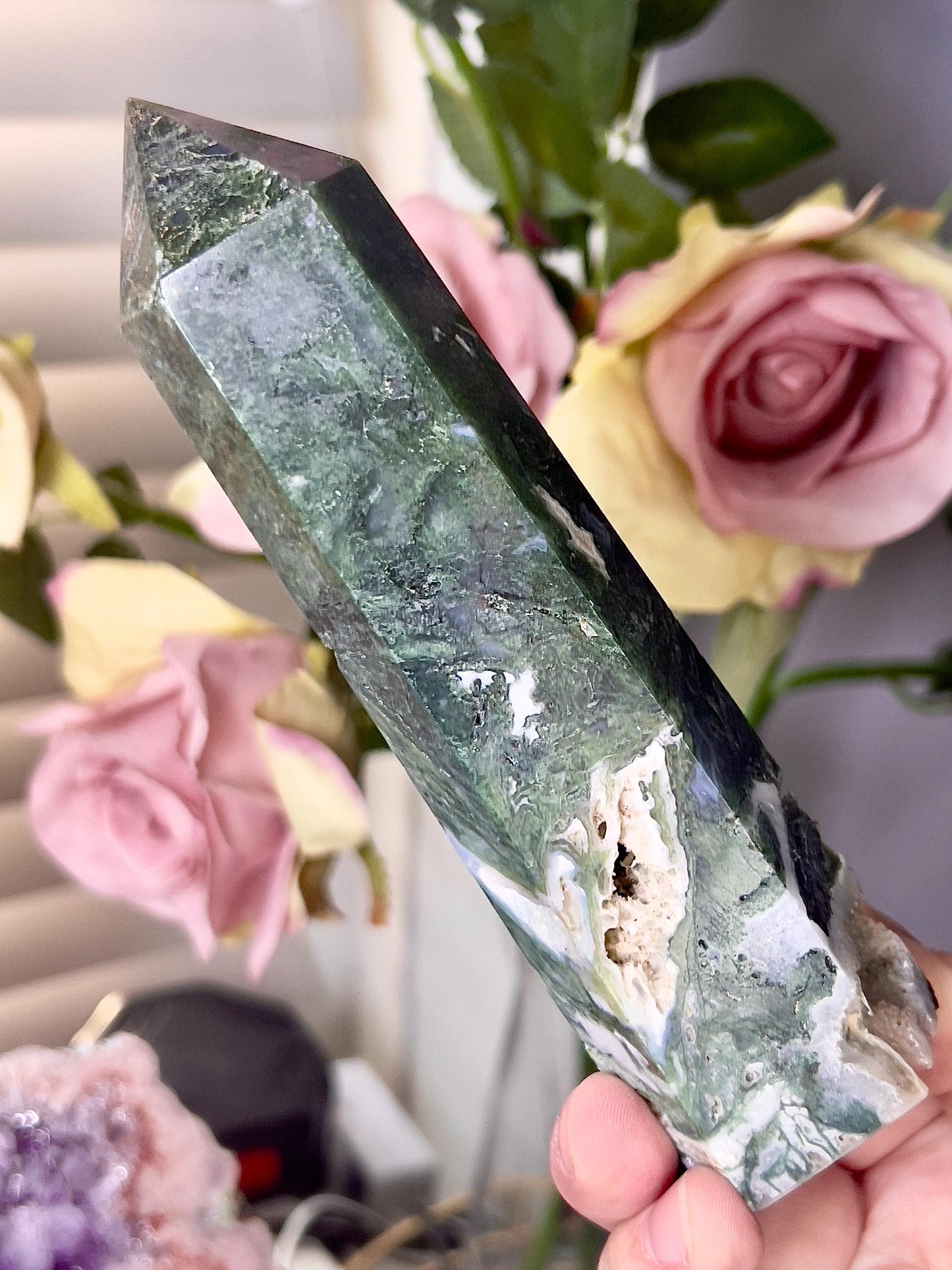 Large, moss agate & quartz tower