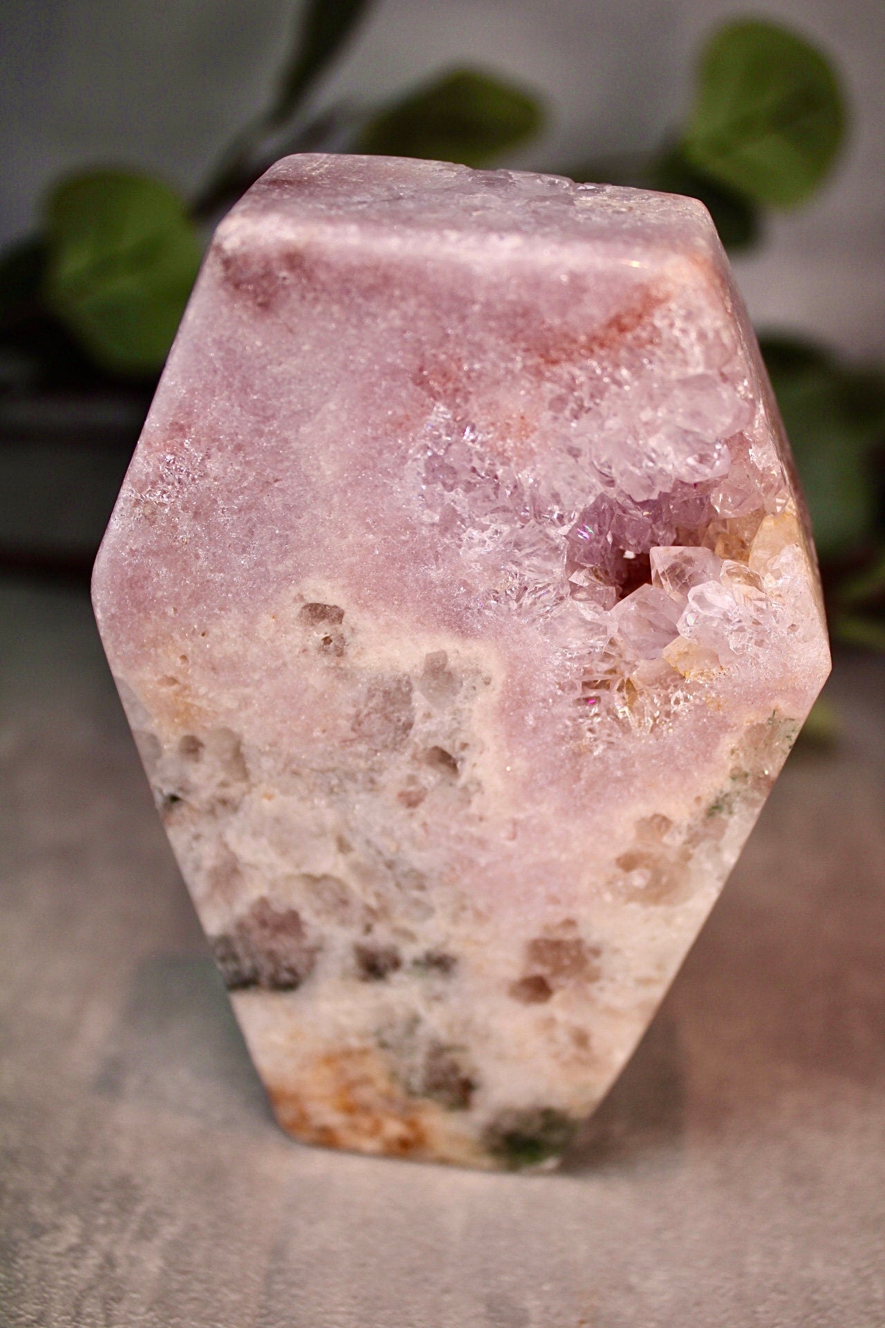 High grade, chunky, pink amethyst, coffin carving, with jasper & quartz 575g 12.5cm(L) 8cm(W)