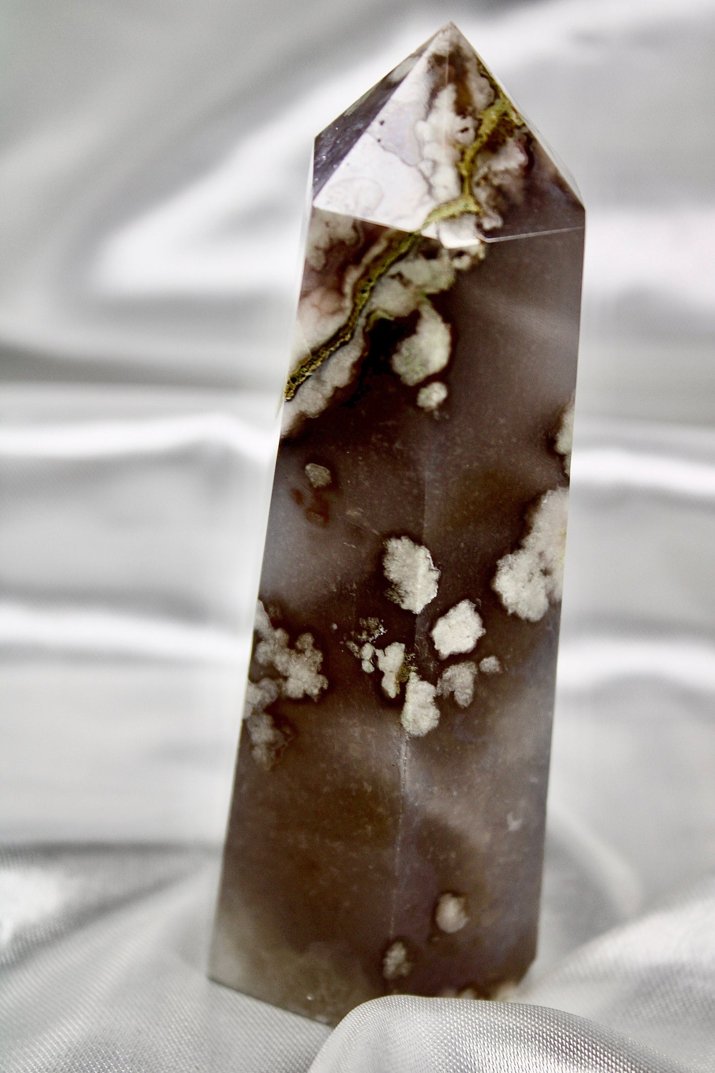 Black flower agate tower with amethyst 303g nearly 12cm