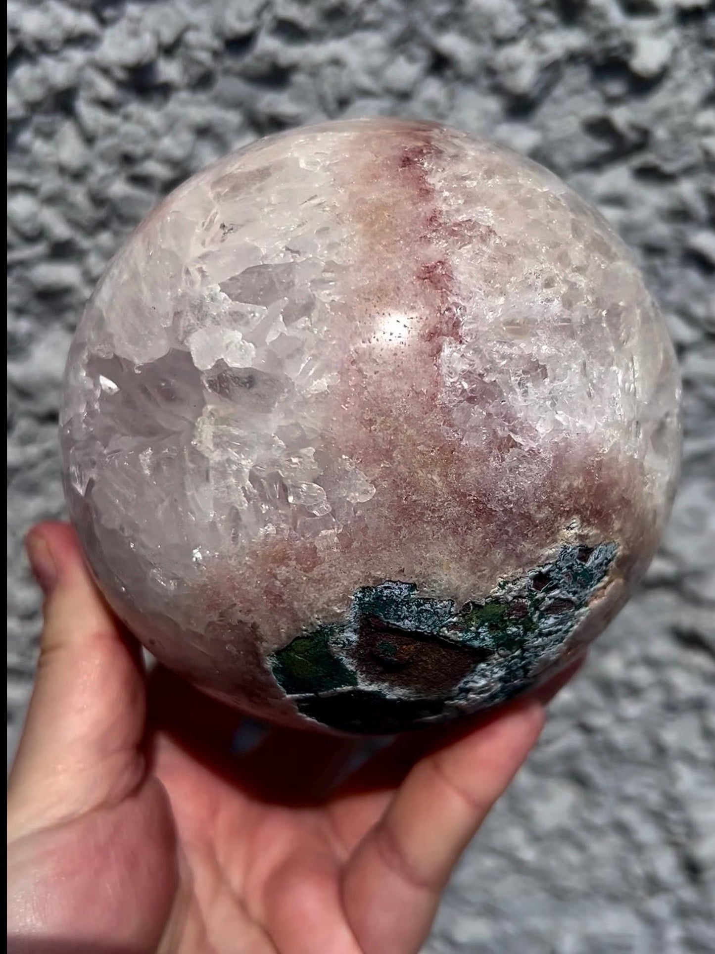 large, high grade, statement pink amethyst with a perfect pink tone &beautiful flower formations and high clarity quartz 1.808kg