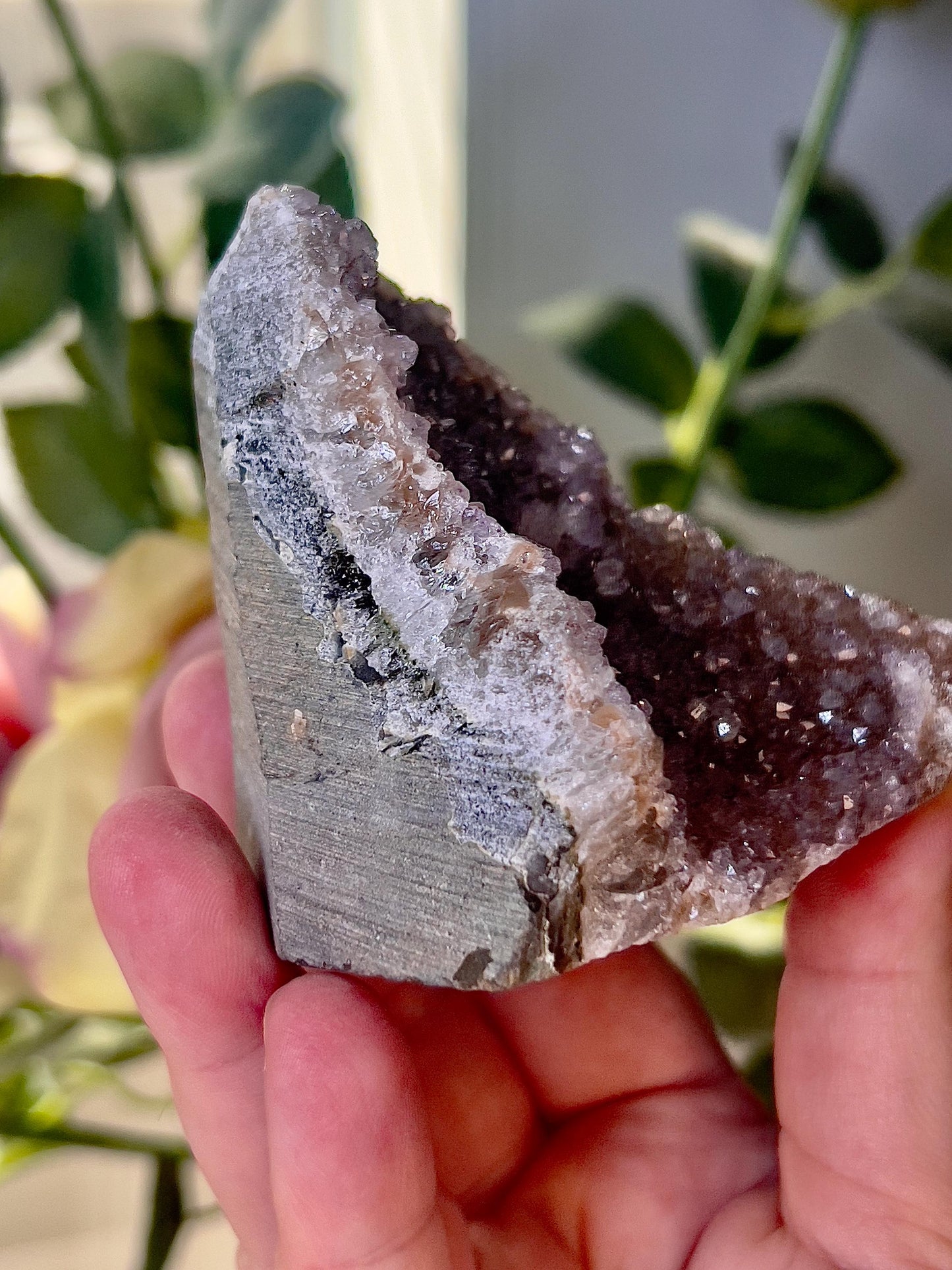 amethyst cutbase green toned freeform - 245g 7cm(h) 6cm(w)