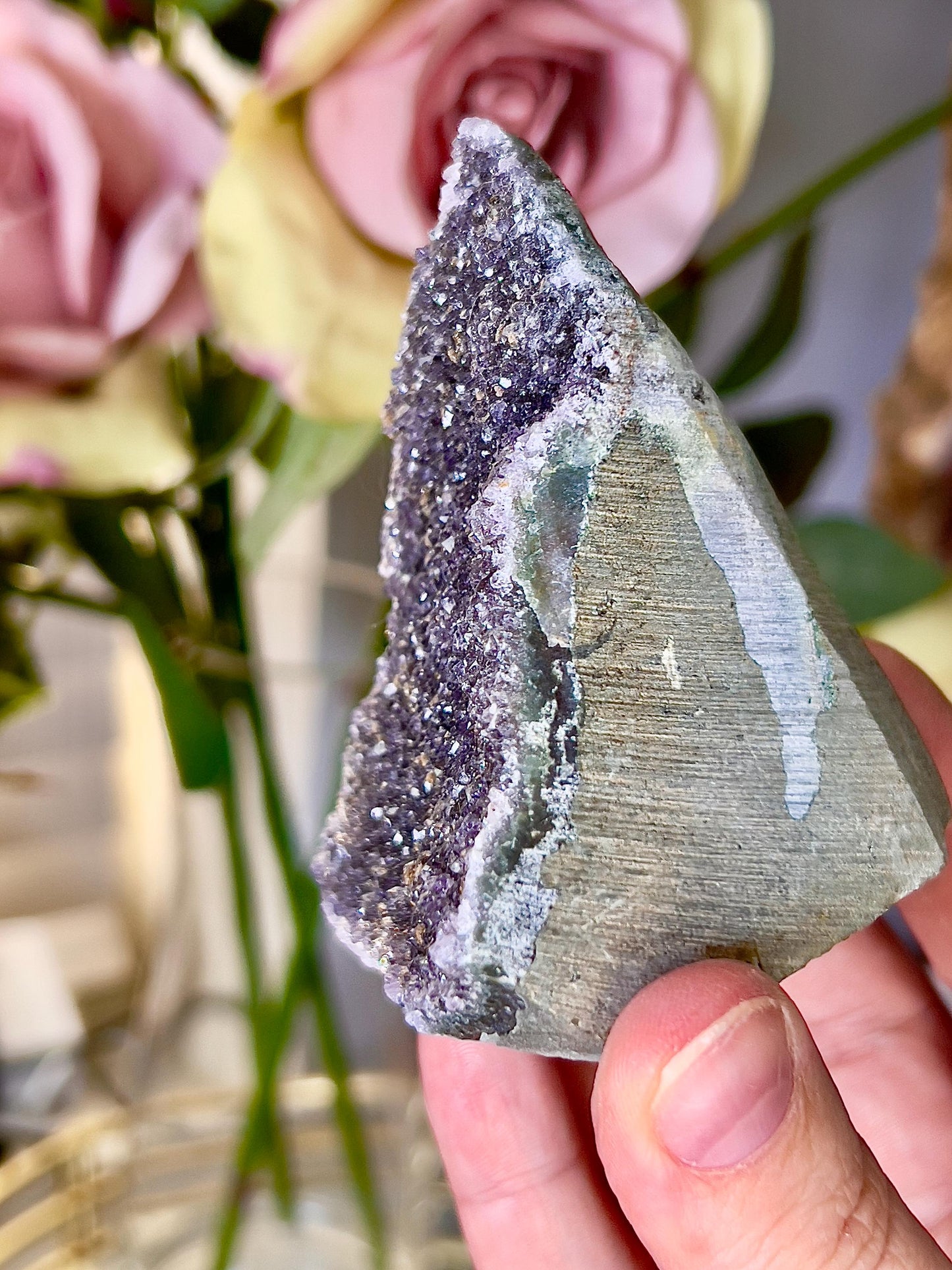 amethyst cutbase black tone freeform - 8cm(h) 5cm(w) 230g