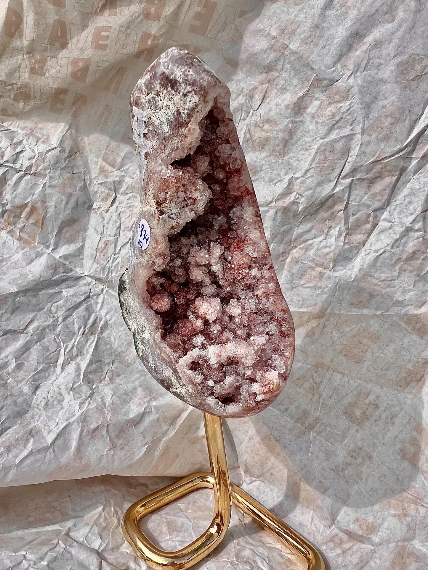 high grade, pink amethyst Freeform on stand 0.334g