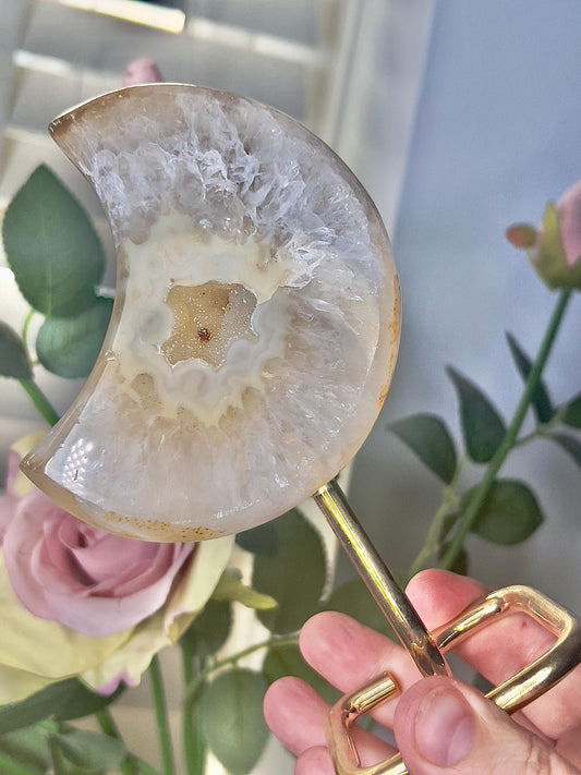 Beautiful, agate moon with lemon tone open druzy on stand 415g 16cm(h)