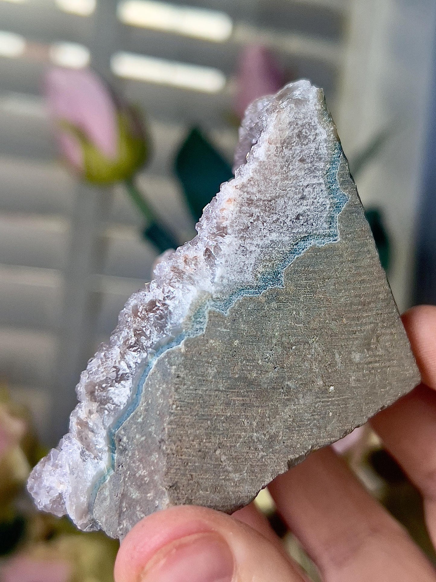 amethyst cutbase light pink toned freeform - 190G 5CM (H) 7CM (W)