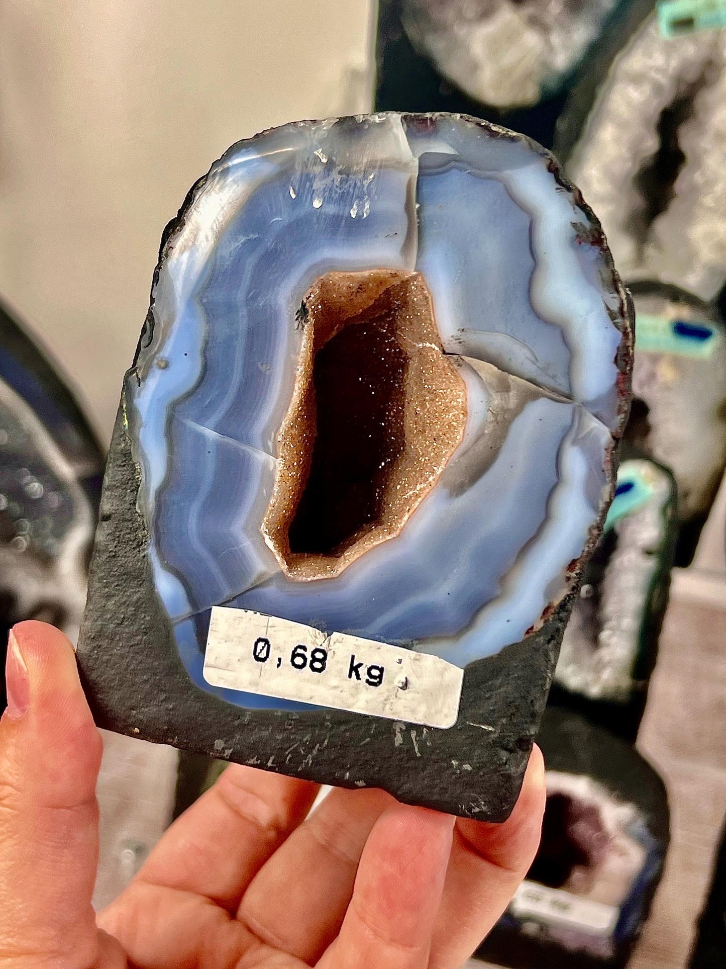 Beautiful, small,blue agate cathedral with peach sugar druzy 680g