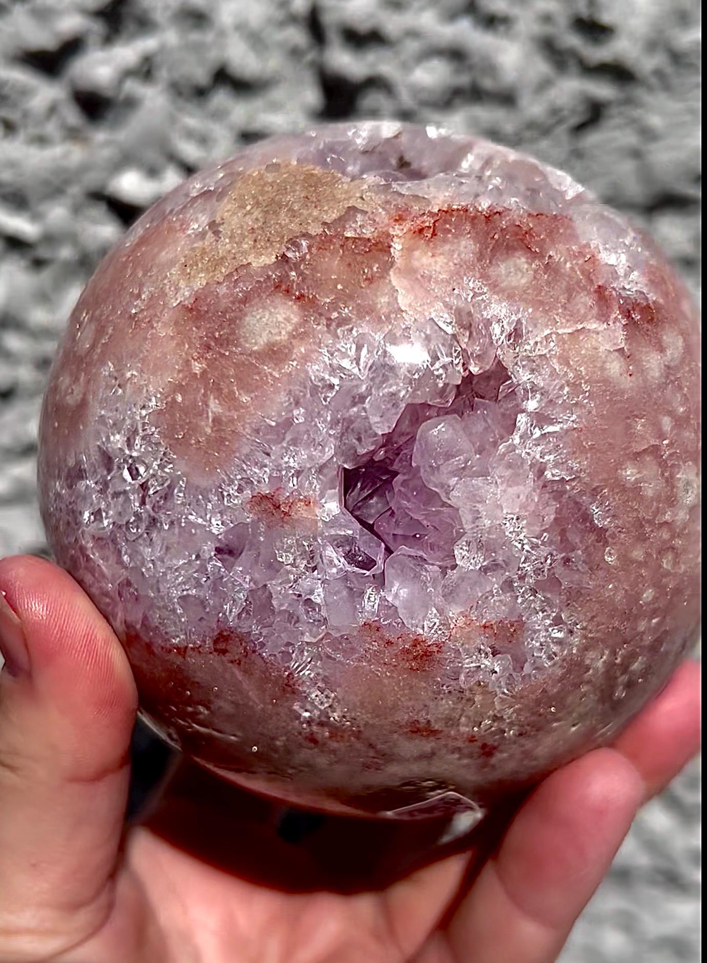 large, high grade, statement pink amethyst with a red/pink tone &beautiful lilac quartz 1.377kg