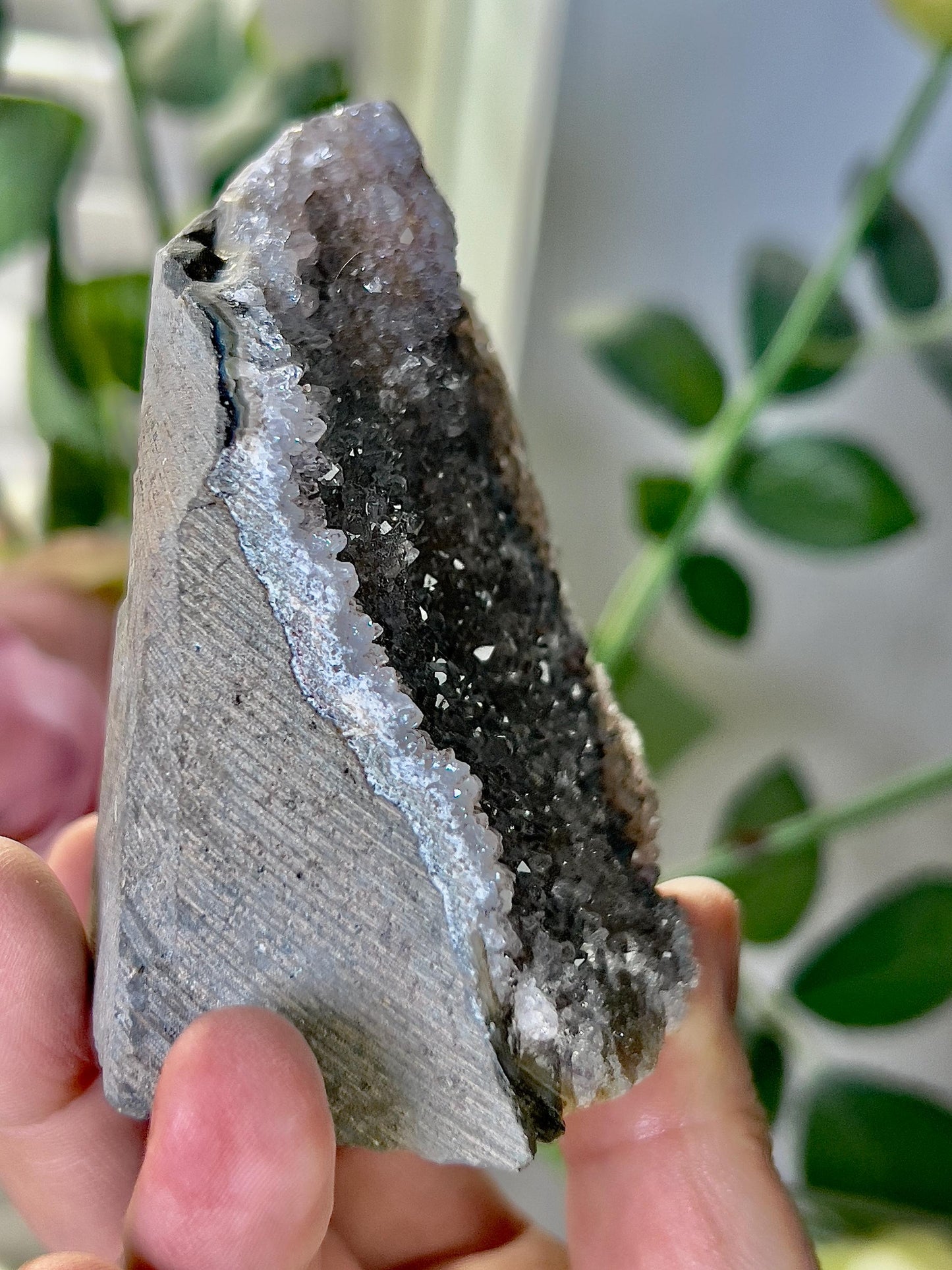 amethyst cutbase green toned freeform - 265g 8CM(h) 6cm(w)