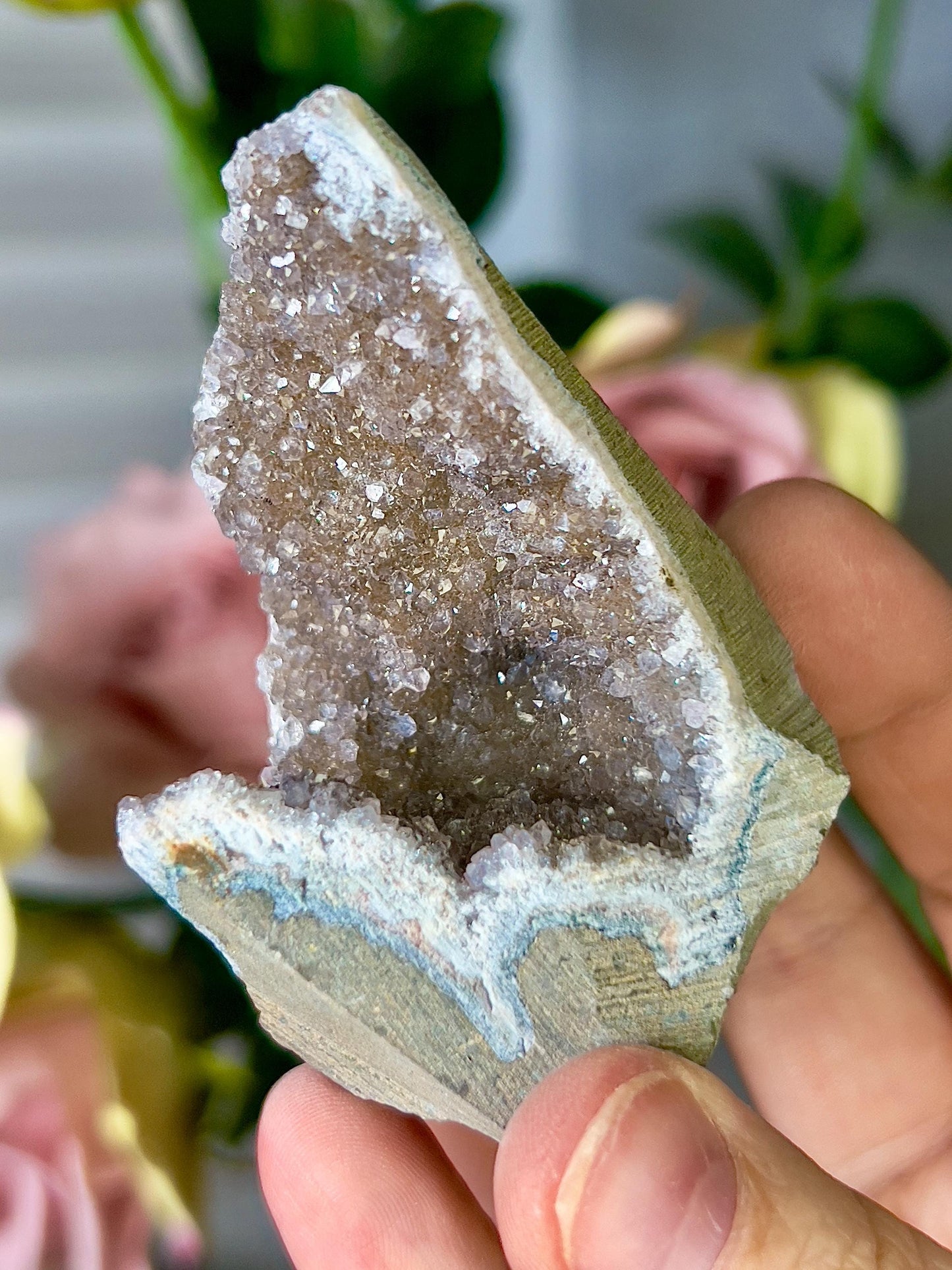 amethyst cutbase green toned freeform - 115g 6cm(h) 4cm(w)